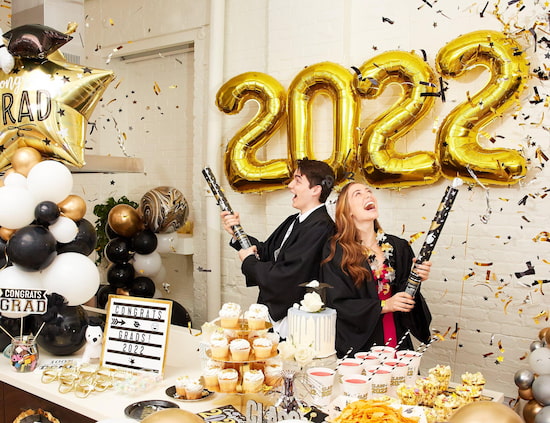 How to Plan a Graduation Party with a Bang