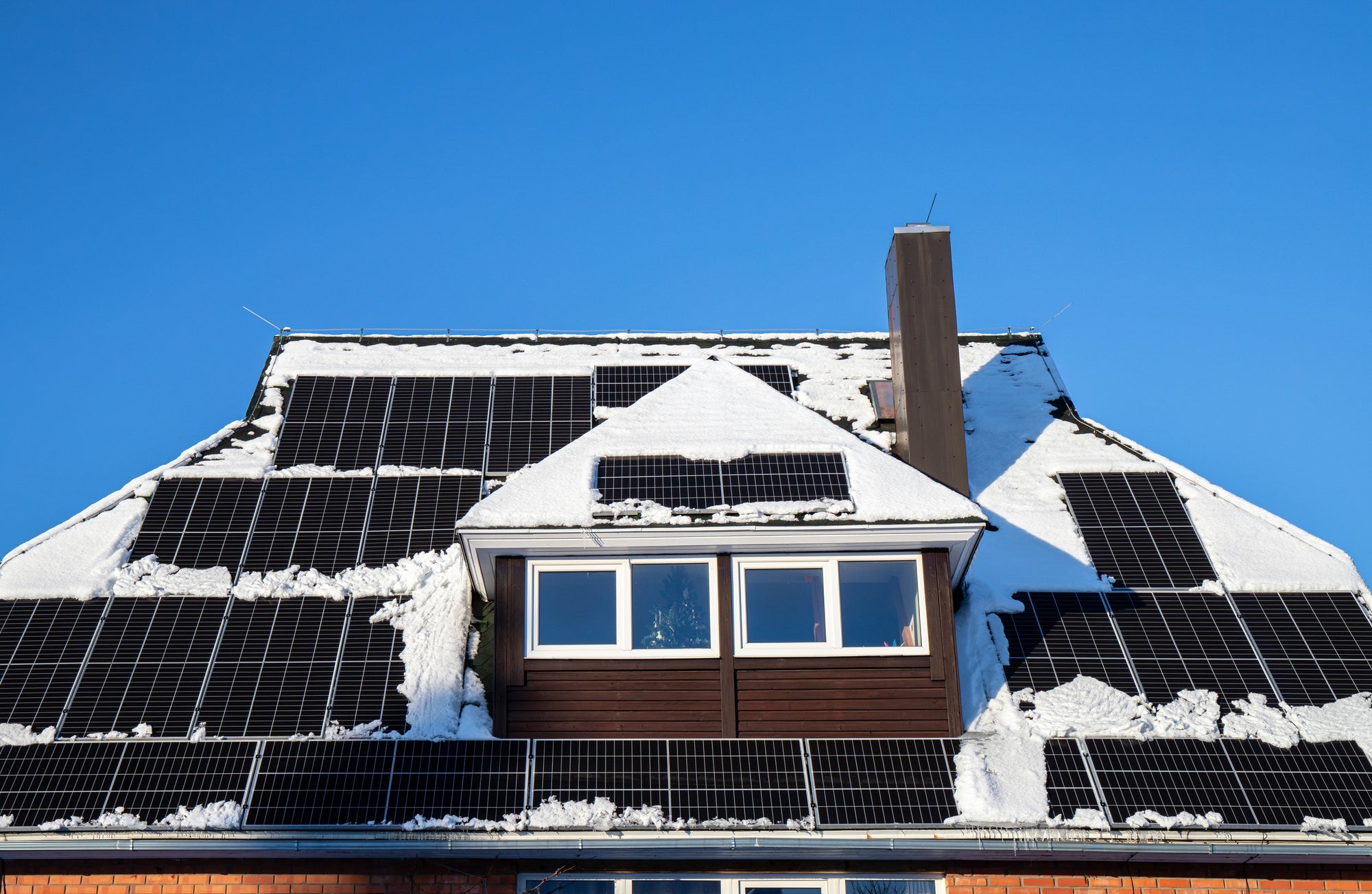 Do Solar Panels Work in Winter? Here's What You Need to Know
